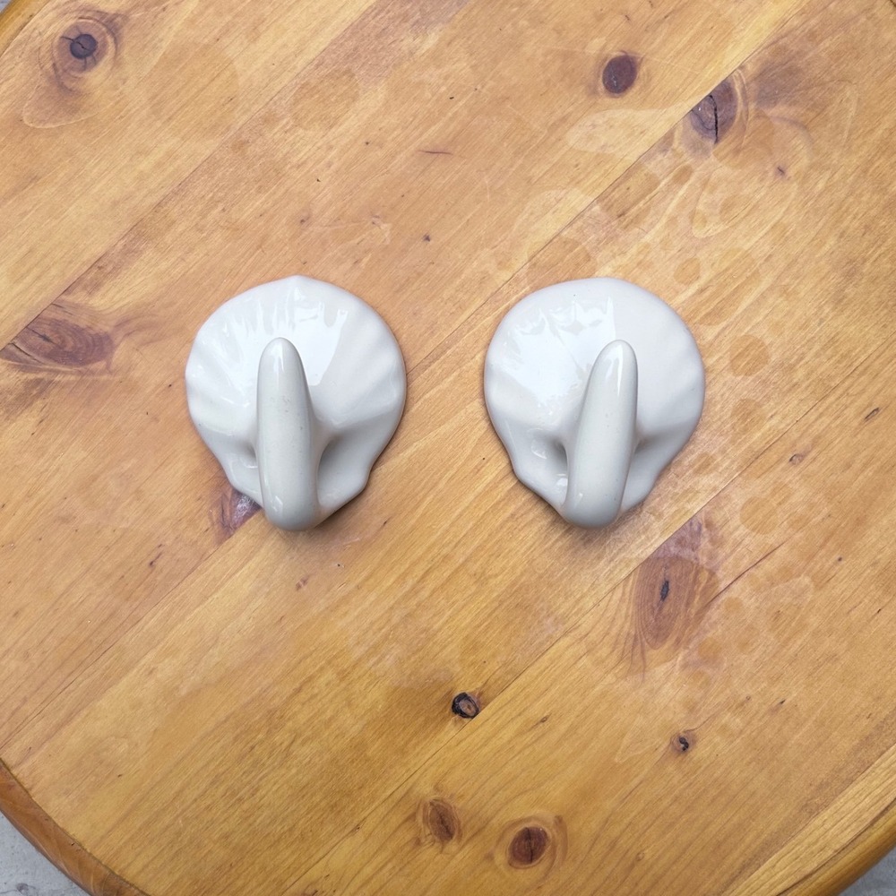 Vintage Ceramic Scallop Seashell Wall Hooks Set 3 Inch Cream Coastal Grandma 80s